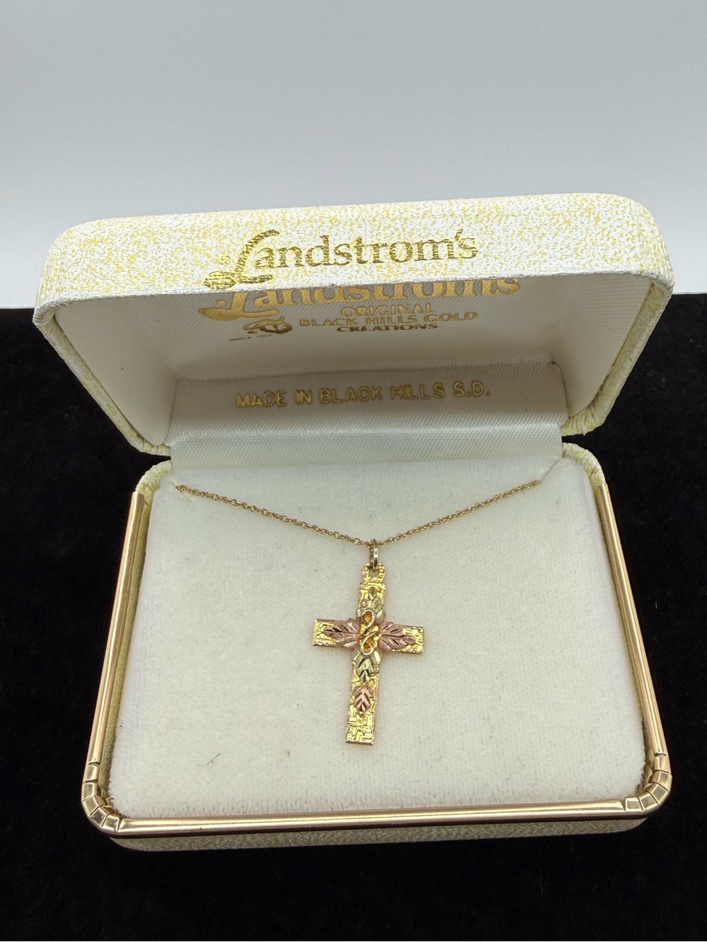 Landstrom’s Black Hills Gold 10K Cross 14K Gold 16” Chain Necklace NIB - Picture 1 of 6